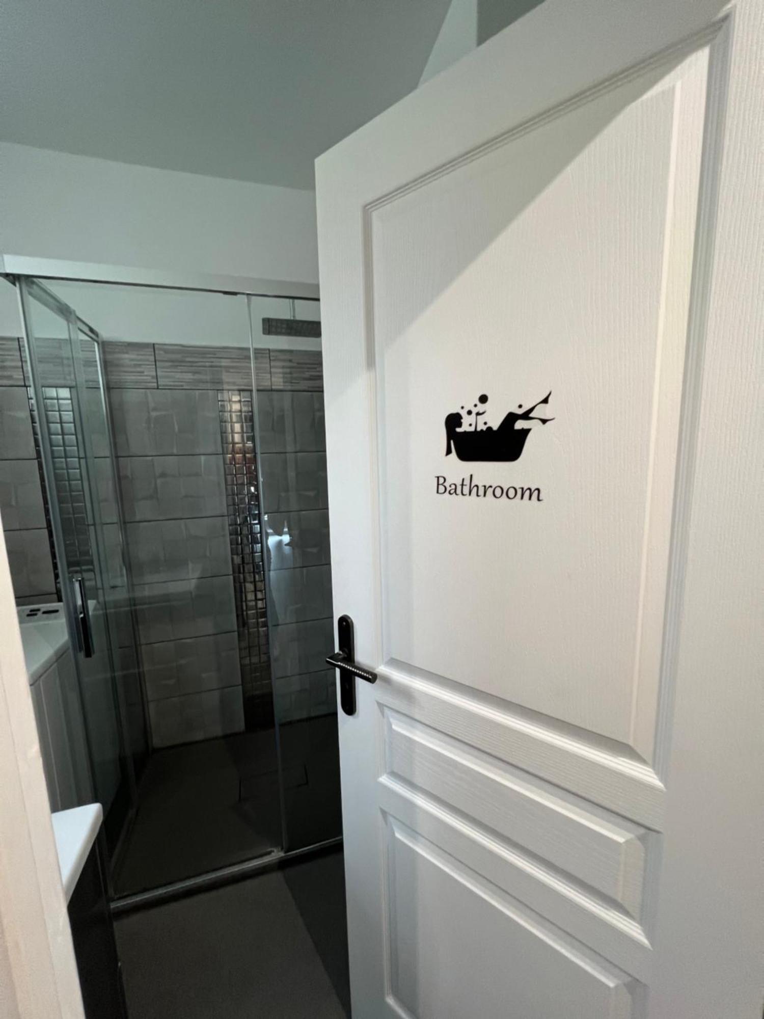 Gorgeous 2 Bedrooms Holiday Apartement Nice Bagian luar foto
